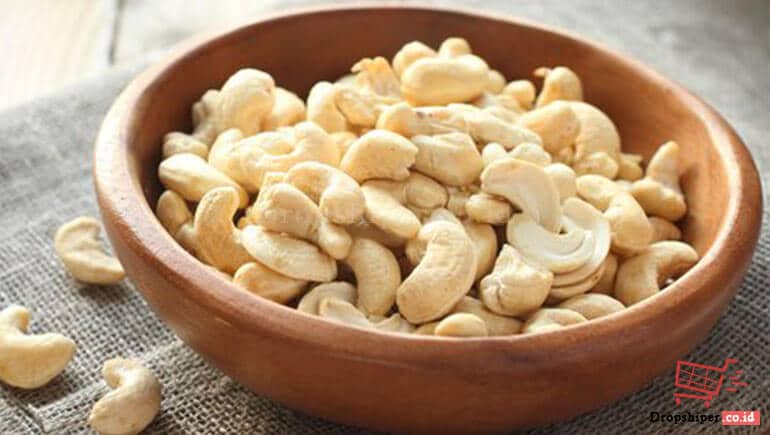 7 Manfaat Kacang Mete Bagi Kesehatan Tubuh