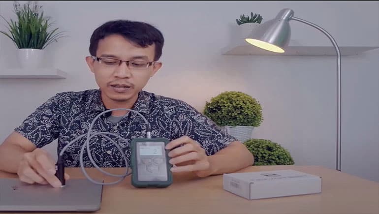 Cara Menguji Kualitas Bahan dengan Menggunakan Thickness Gauge