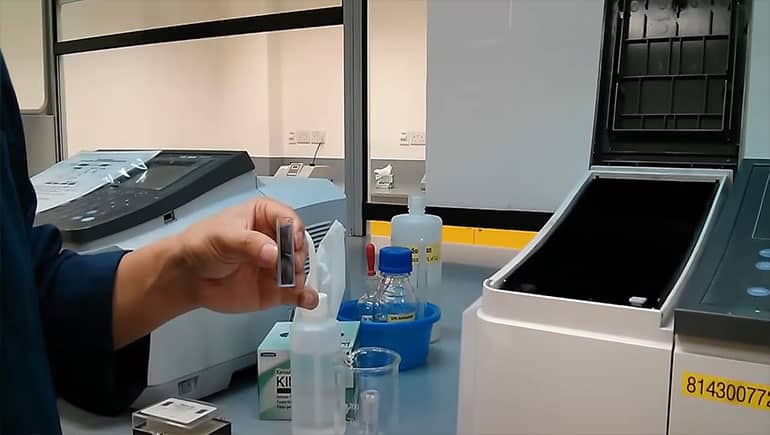 Peran Spektrofotometer dalam Penelitian Biologi dan Kimia