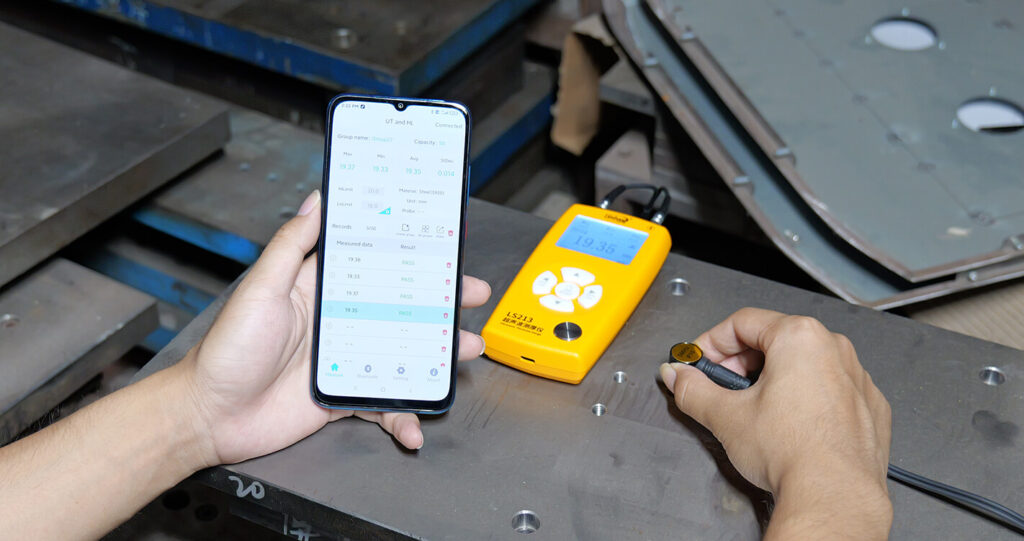 Alat Penguji Tebal Logam Digital LS213