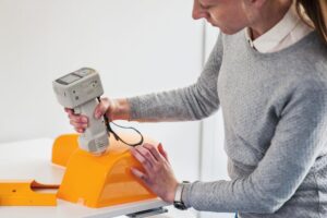 Prinsip, Jenis, dan Fungsi Colorimeter Digital dalam Quality Control Industri Otomotif